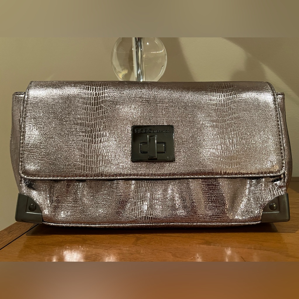 Bcbgeneration Silver Metallic Textured TurnLock Clutch Bag
